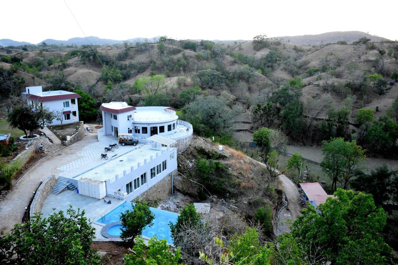 The Sky Imperial Pavoreal Jungle Resort Kumbhalgarh Exterior foto