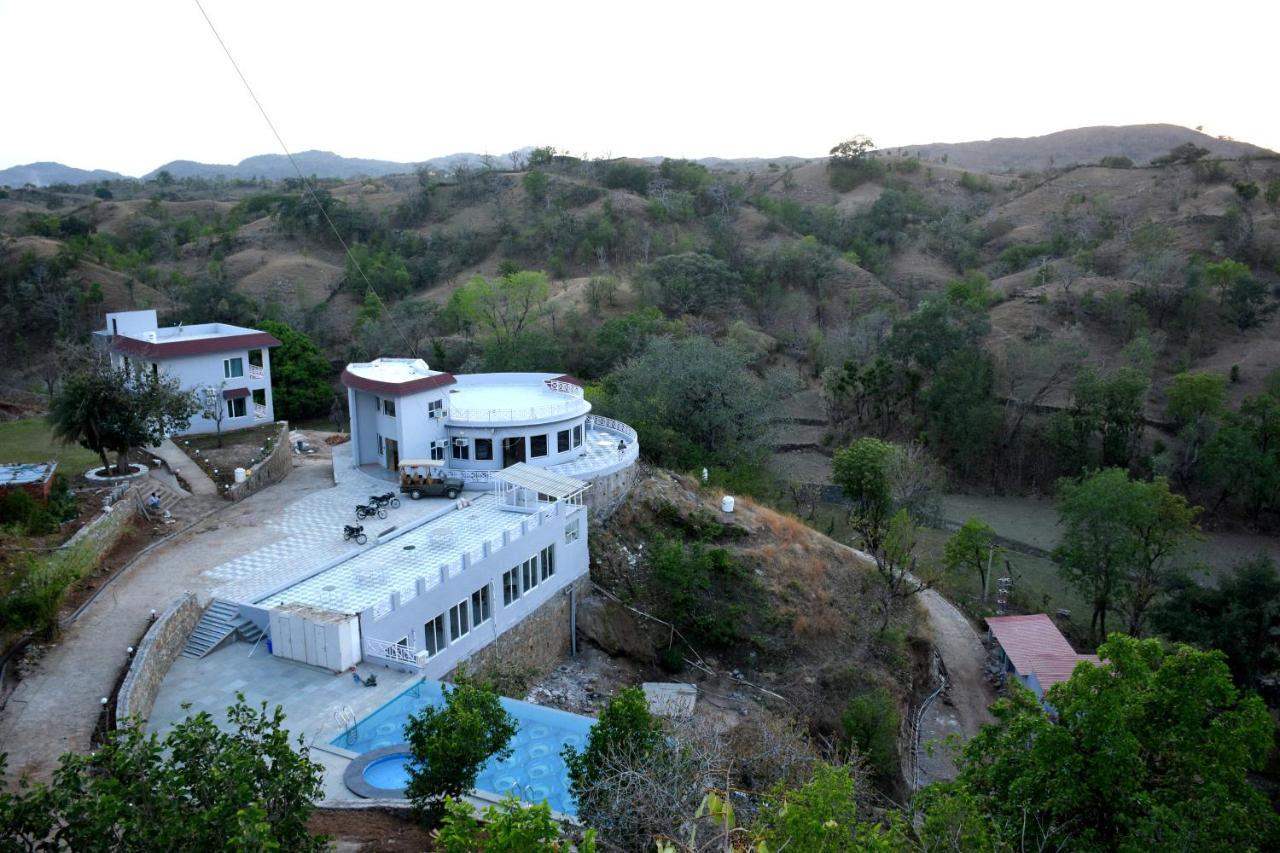 The Sky Imperial Pavoreal Jungle Resort Kumbhalgarh Exterior foto