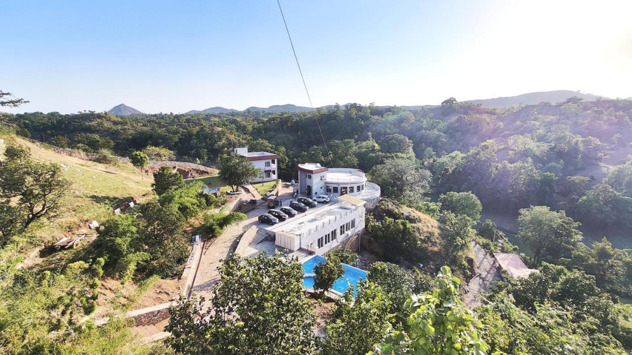 The Sky Imperial Pavoreal Jungle Resort Kumbhalgarh Exterior foto