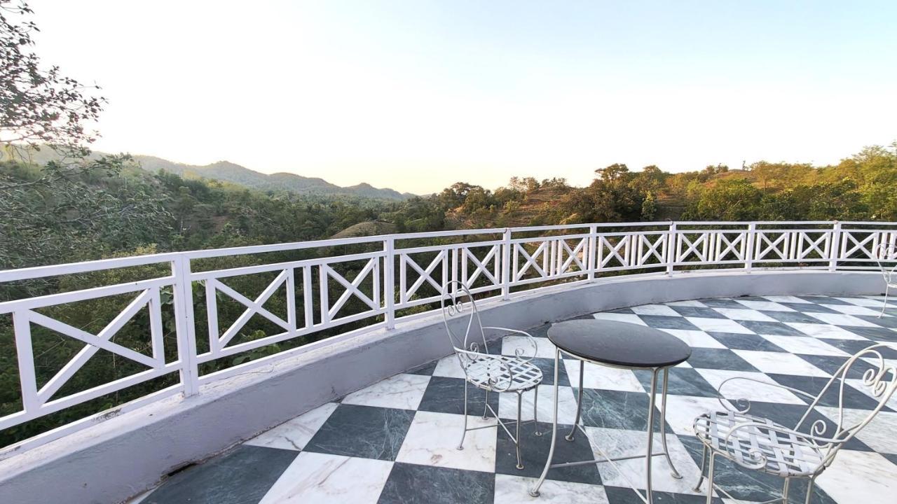 The Sky Imperial Pavoreal Jungle Resort Kumbhalgarh Exterior foto