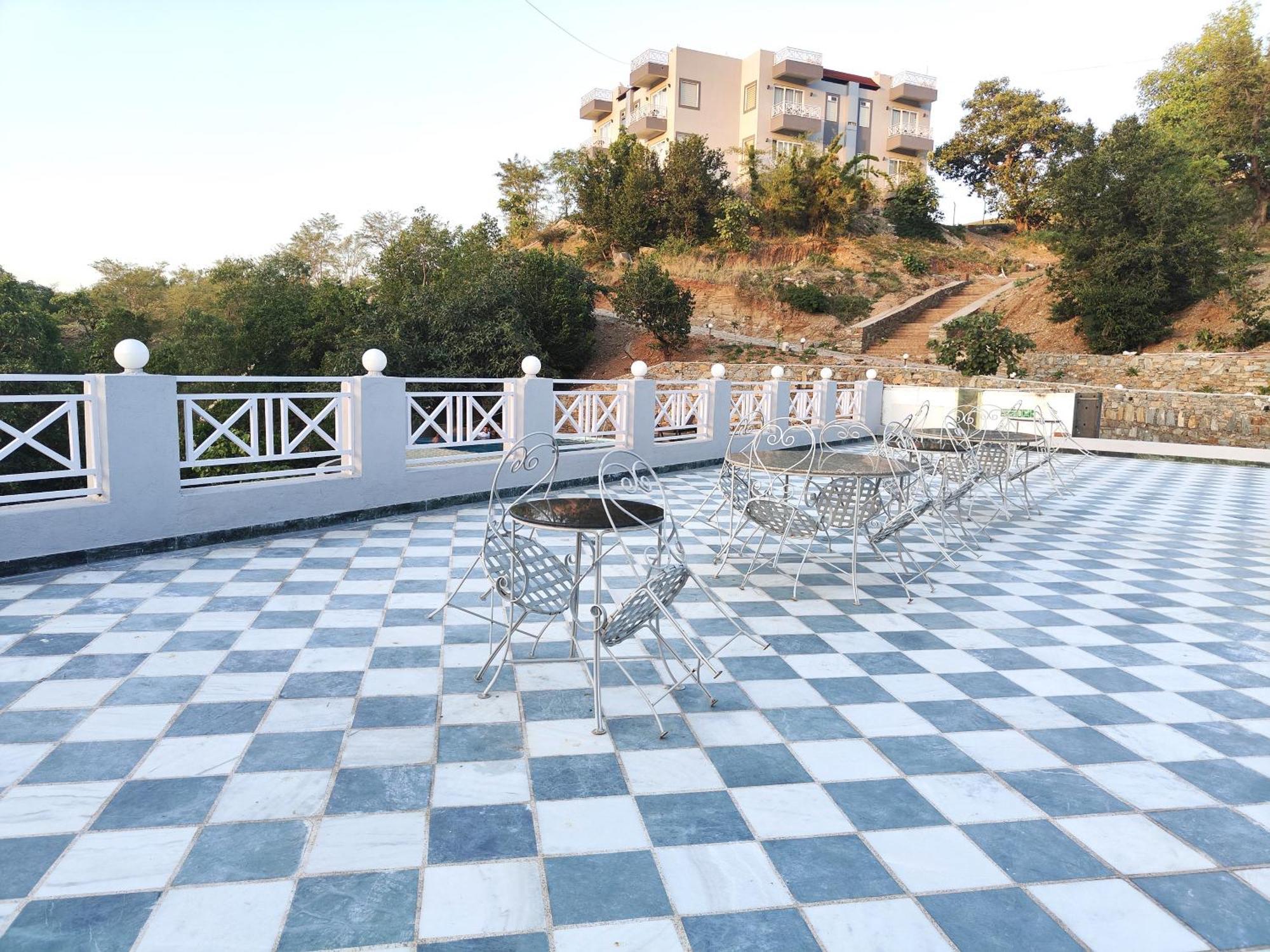 The Sky Imperial Pavoreal Jungle Resort Kumbhalgarh Exterior foto
