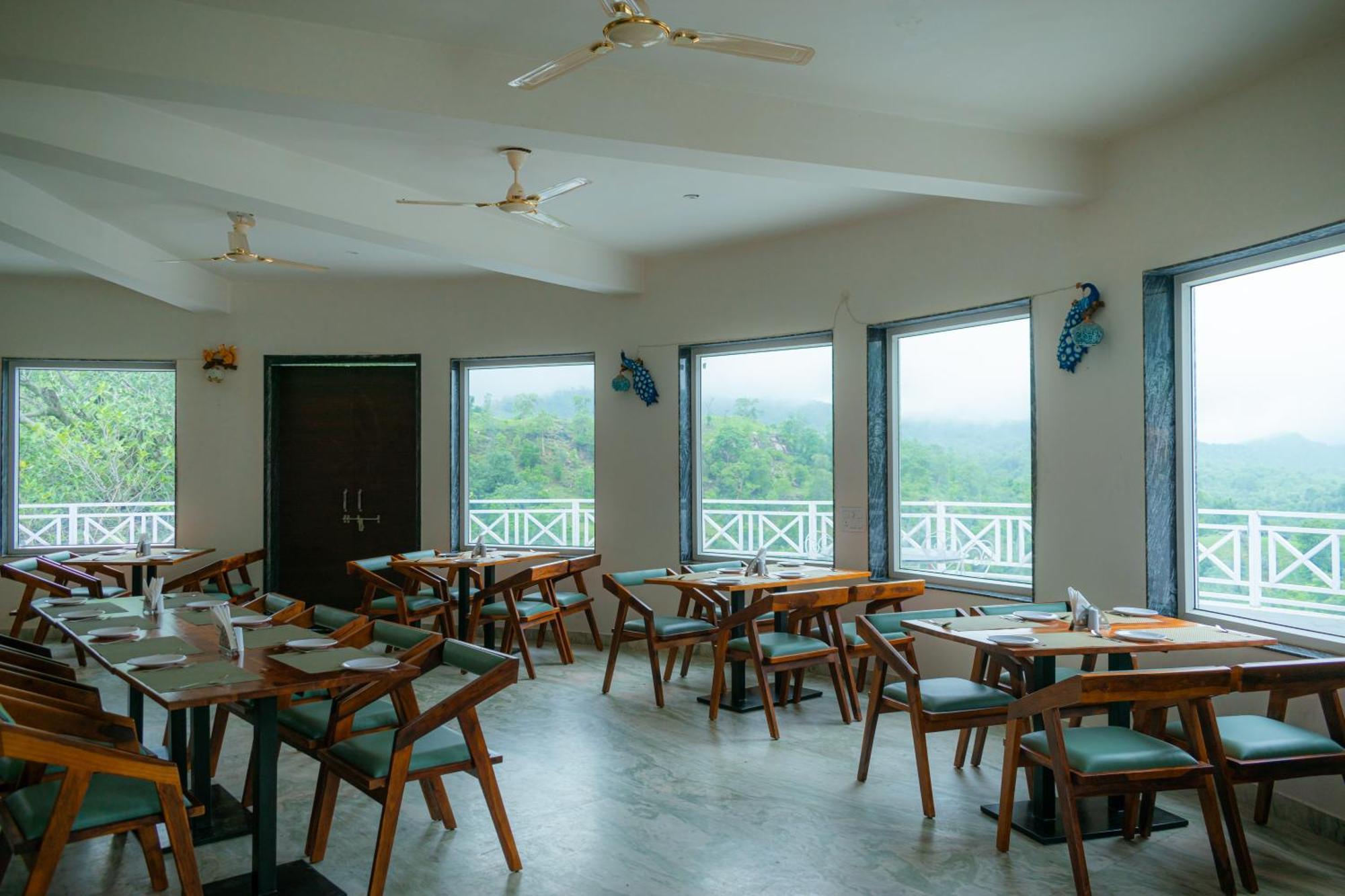 The Sky Imperial Pavoreal Jungle Resort Kumbhalgarh Exterior foto
