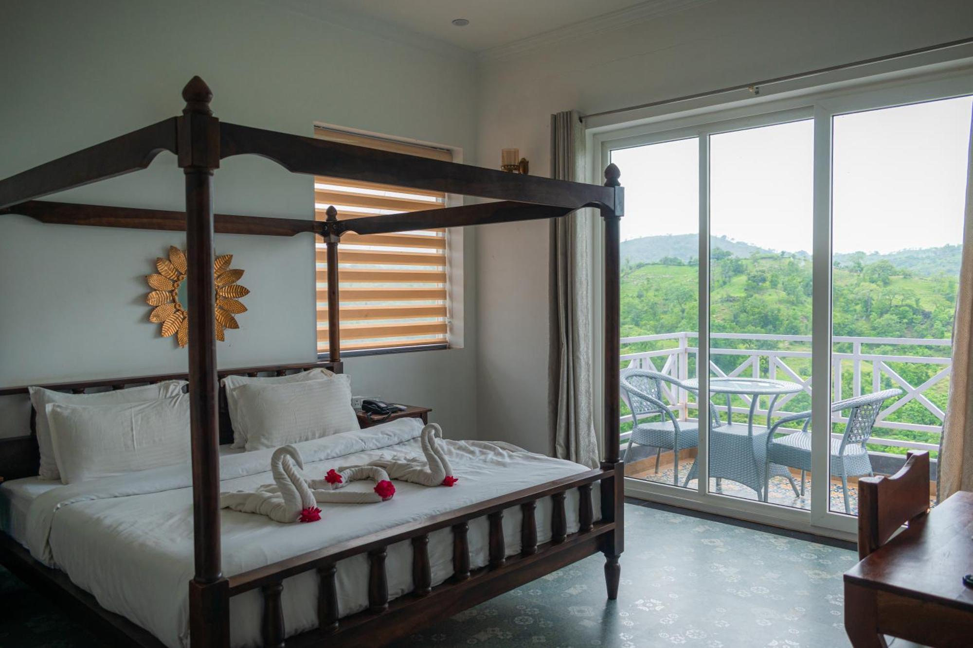 The Sky Imperial Pavoreal Jungle Resort Kumbhalgarh Exterior foto